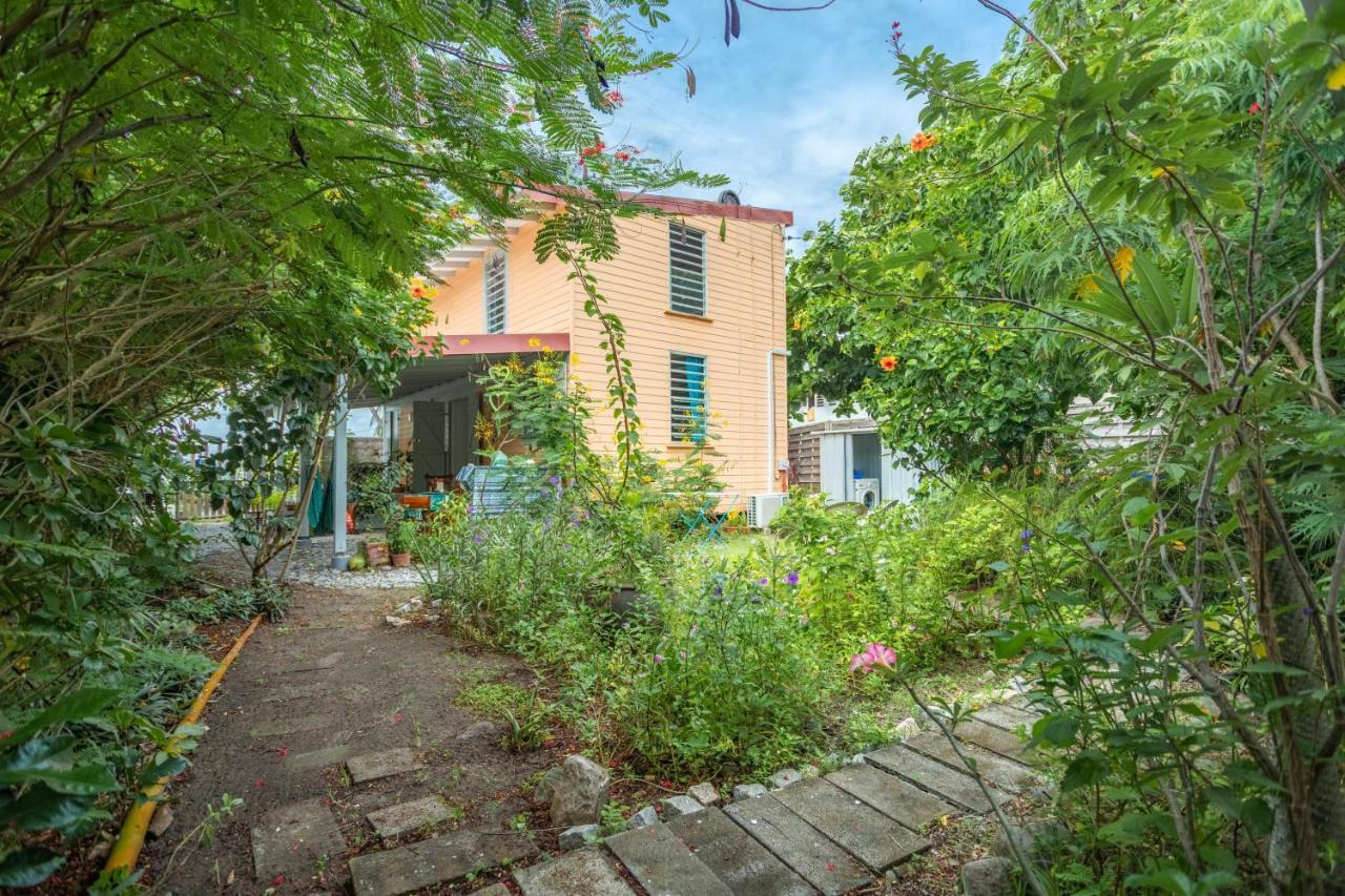 Appartement Charmant Au Carbet Avec Vue Sur La Mer 50 M² 勒卡尔贝 外观 照片